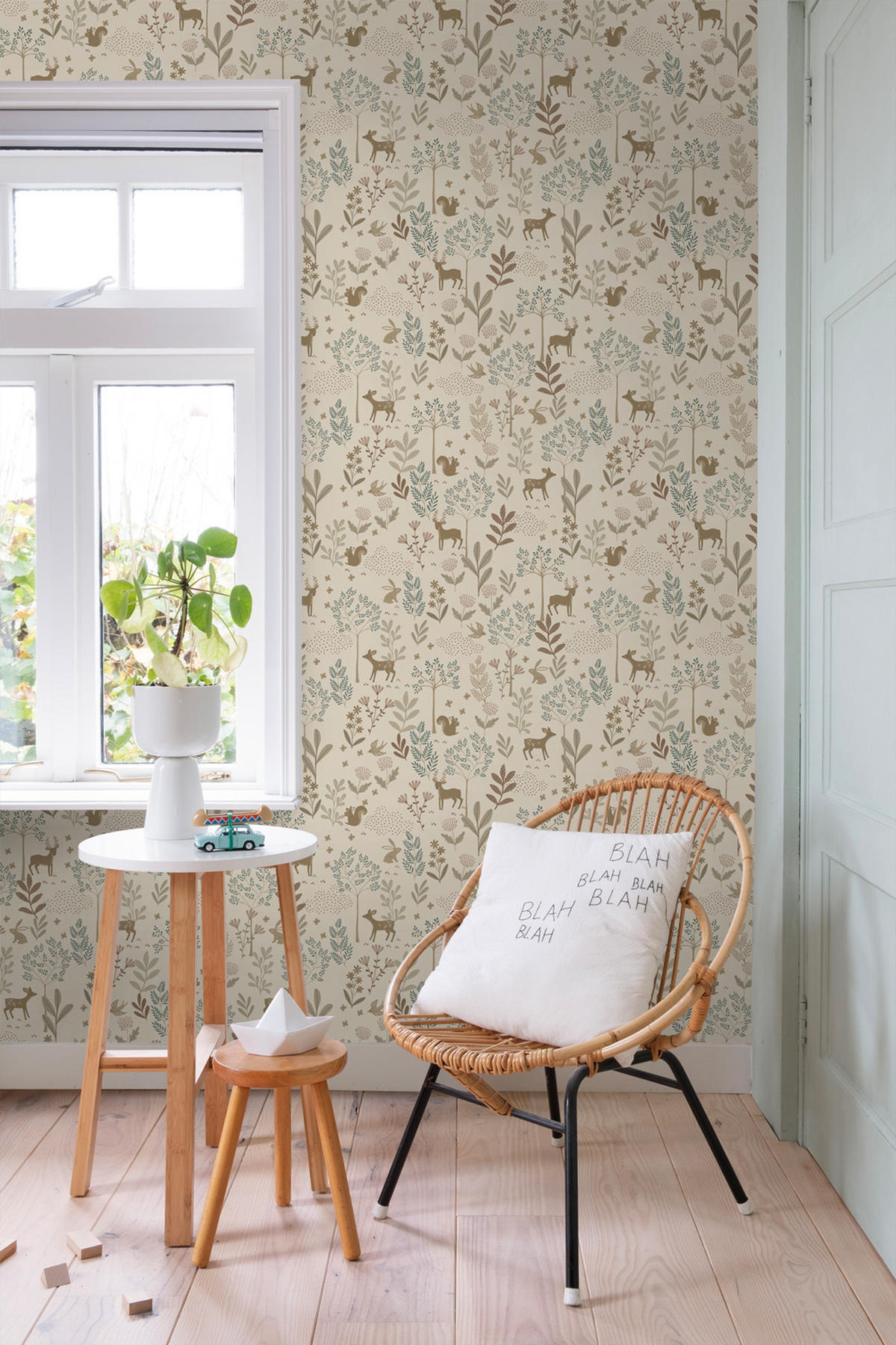 TAPETE Wald mit Waldtieren 53 cm x 10.05 m - Beige, Papier (53/0.1cm) - ESTAhome