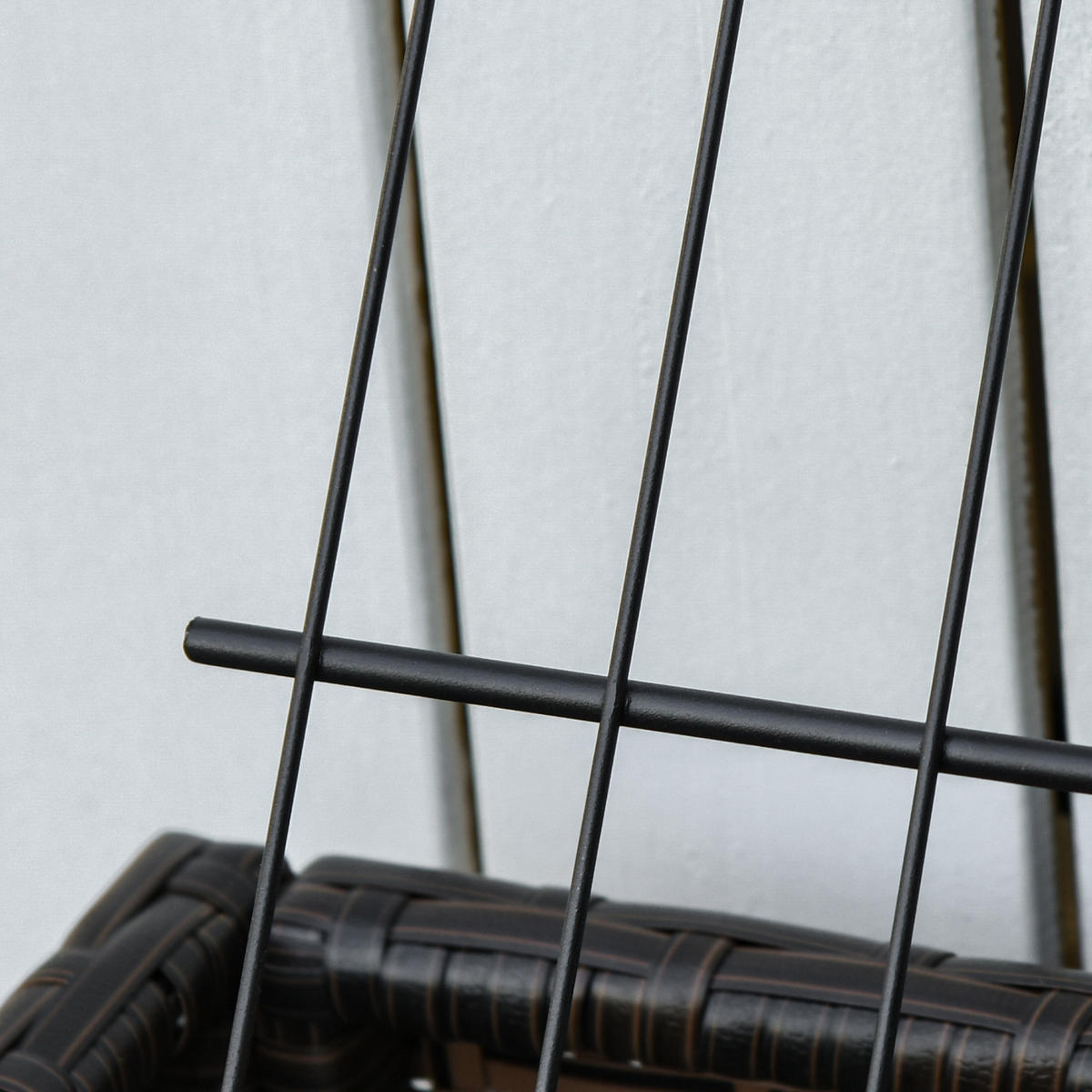POLY Rattan Hochbeet mit Füßen Rattan Ablage Braun 70 x 30 x 70 cm - Braun, Metall (30/70/70cm) - Outsunny