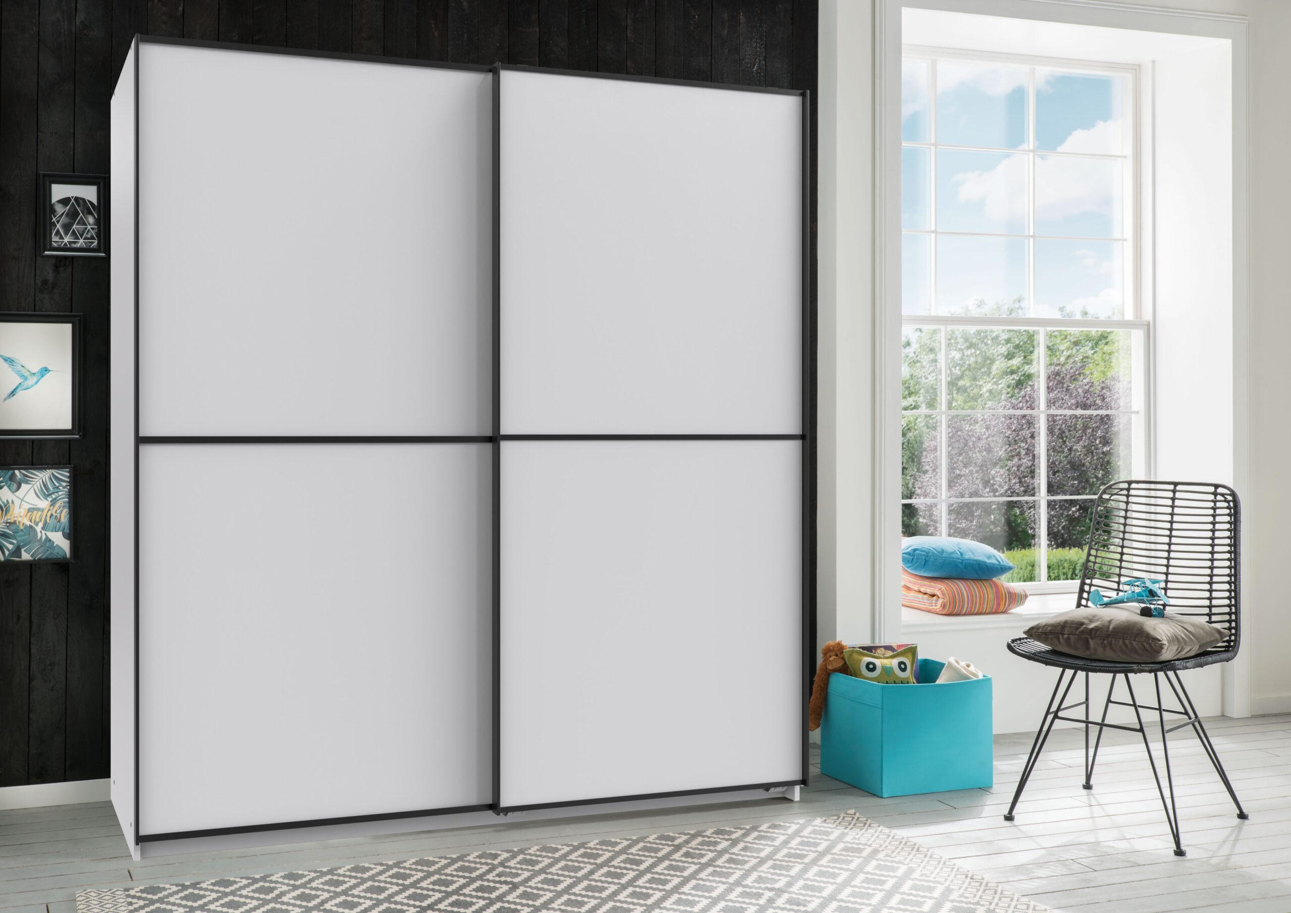 SCHWEBETÜRENSCHRANK Ulm in Weiß mit Aufleistungen in Schwarz 135 x 198 x 65 cm (B x H x T) Kleiderschrank ohne Spiegel - Weiß, Holzwerkstoff (80/200/120cm)