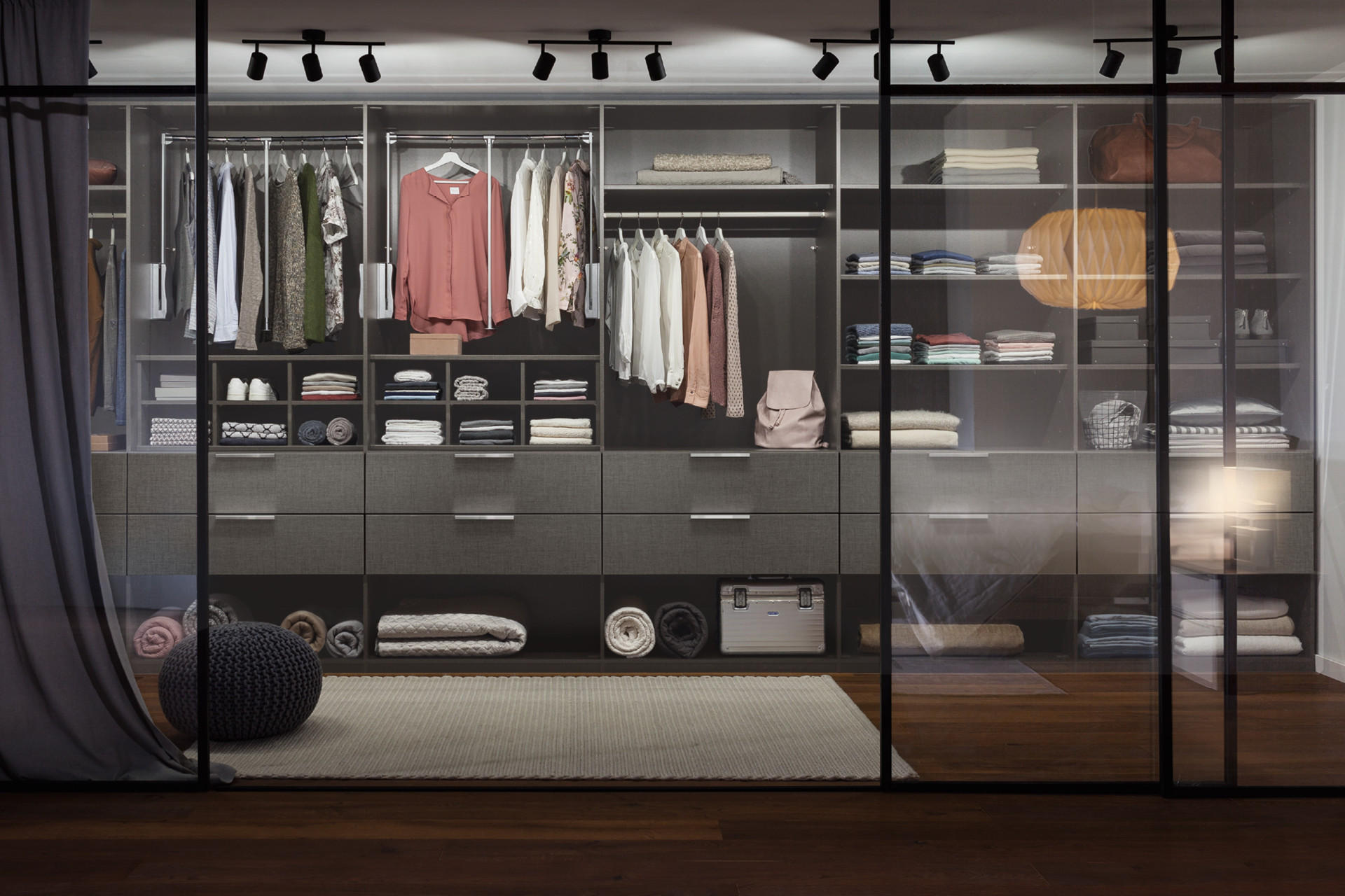 Begehbarer Kleiderschrank