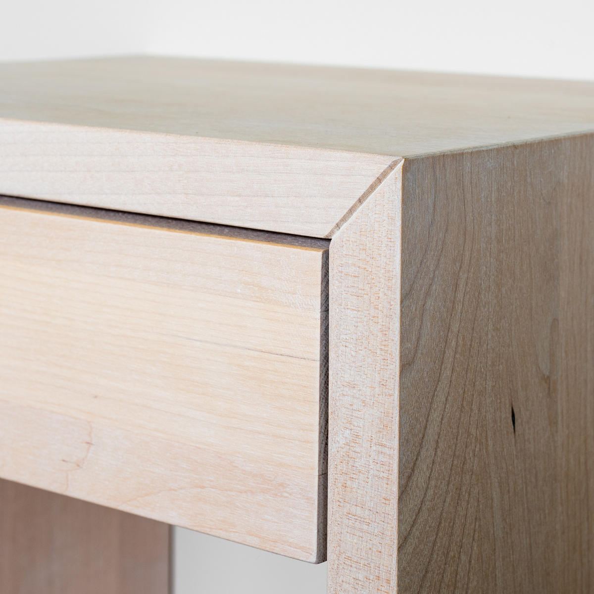 NACHTTISCH Hugo, weiße Birke, 30/39/39 cm - Weiß, Holz (39/39/30cm) - WOODEK