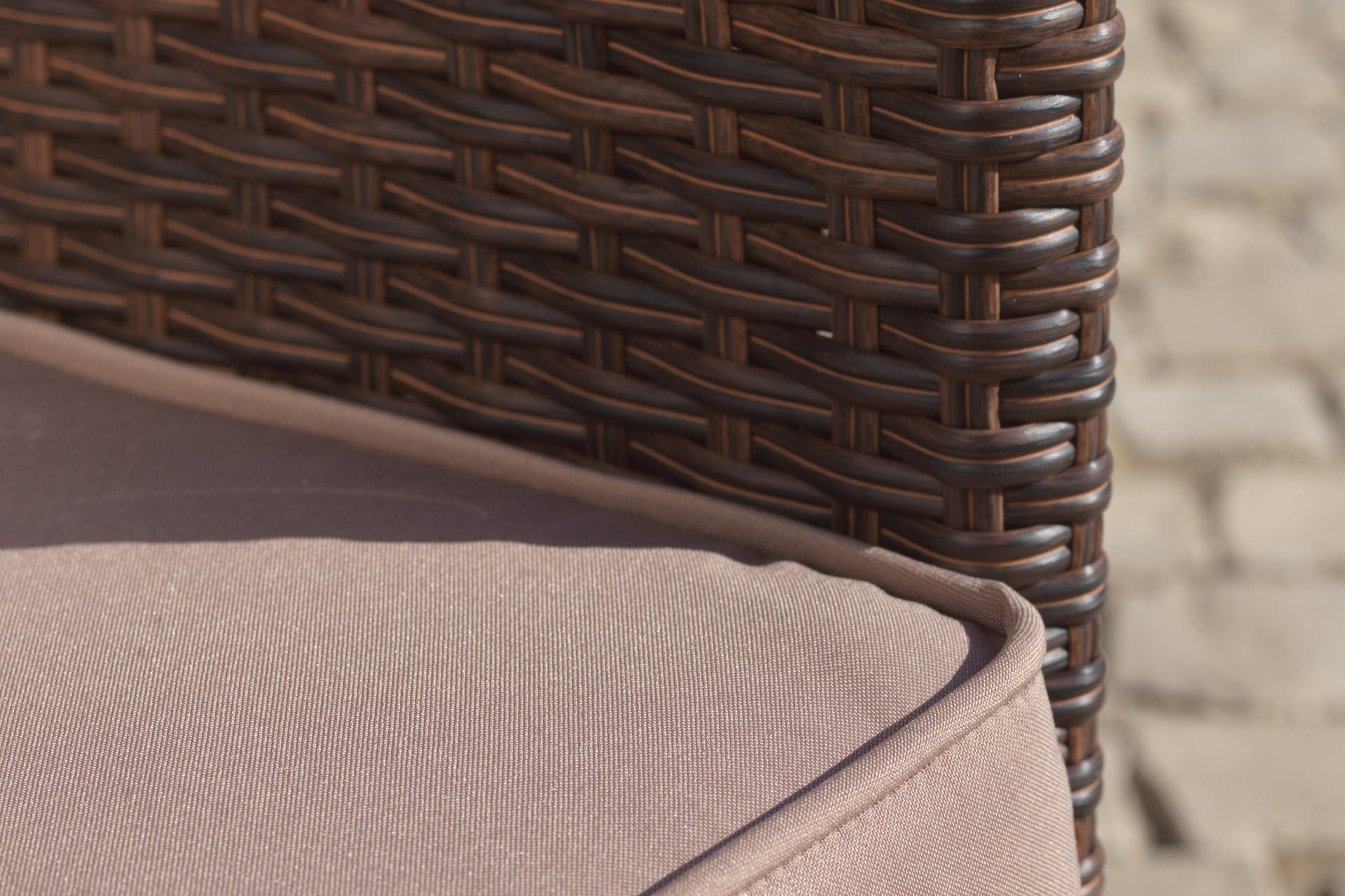 Braune Polyrattan aus Rundfaser