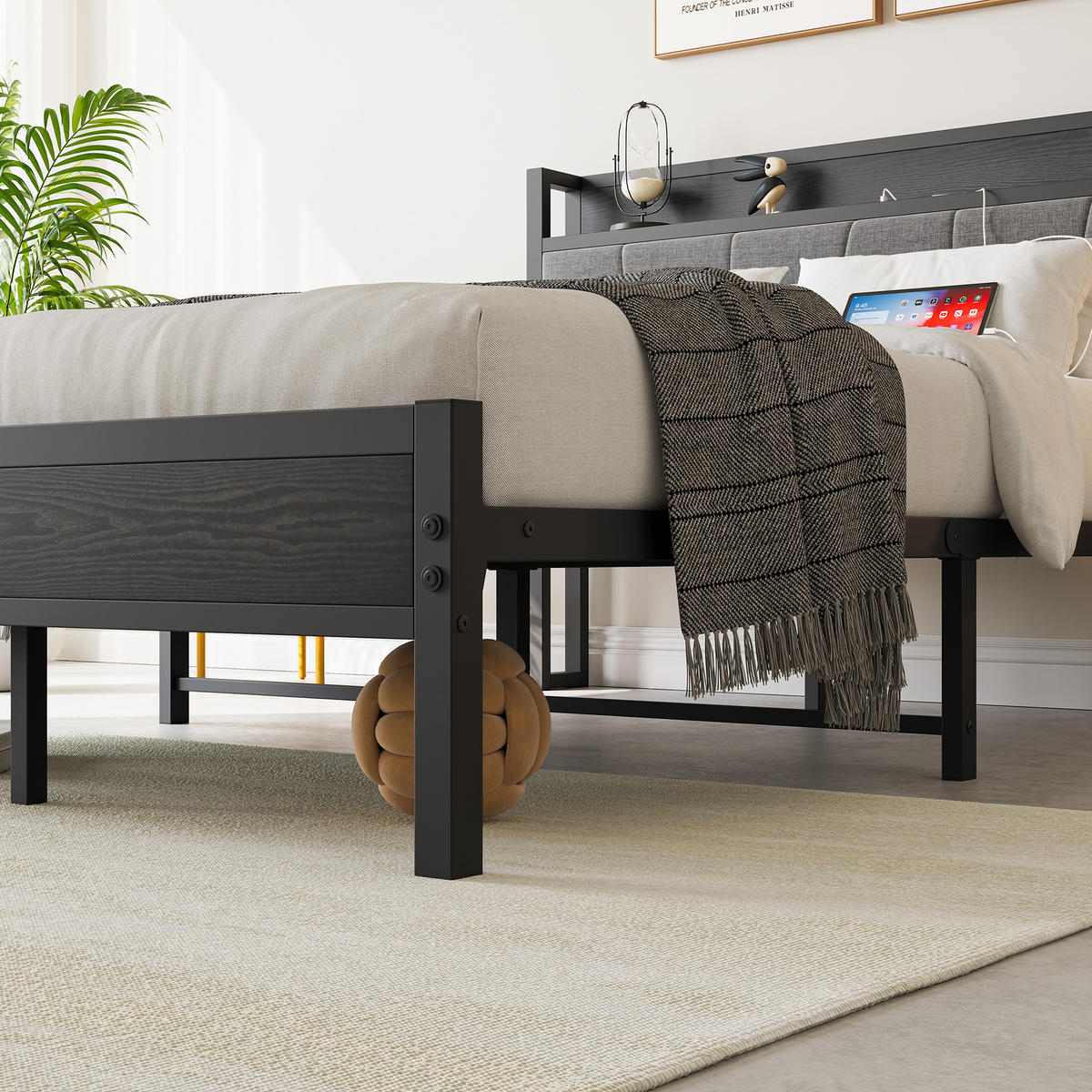 METALLBETT 140/200 mit Matratze und Gepolstertes Kopfteil Jugendbett mit Steckdose, 27 cm Bodenfreiheit - Schwarz/Grau, Holzwerkstoff/Textil (140/200cm) - STILVORA