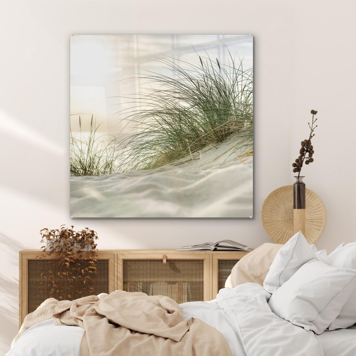 OBRAZ NA AKRYLOVOM SKLE Duny s marramovou trávou pod slnkom nemeckého národného parku Schleswig-Holsteinisches Wattenmeer 90x90 cm - krémová, sklo (90/90cm) - MuchoWow
