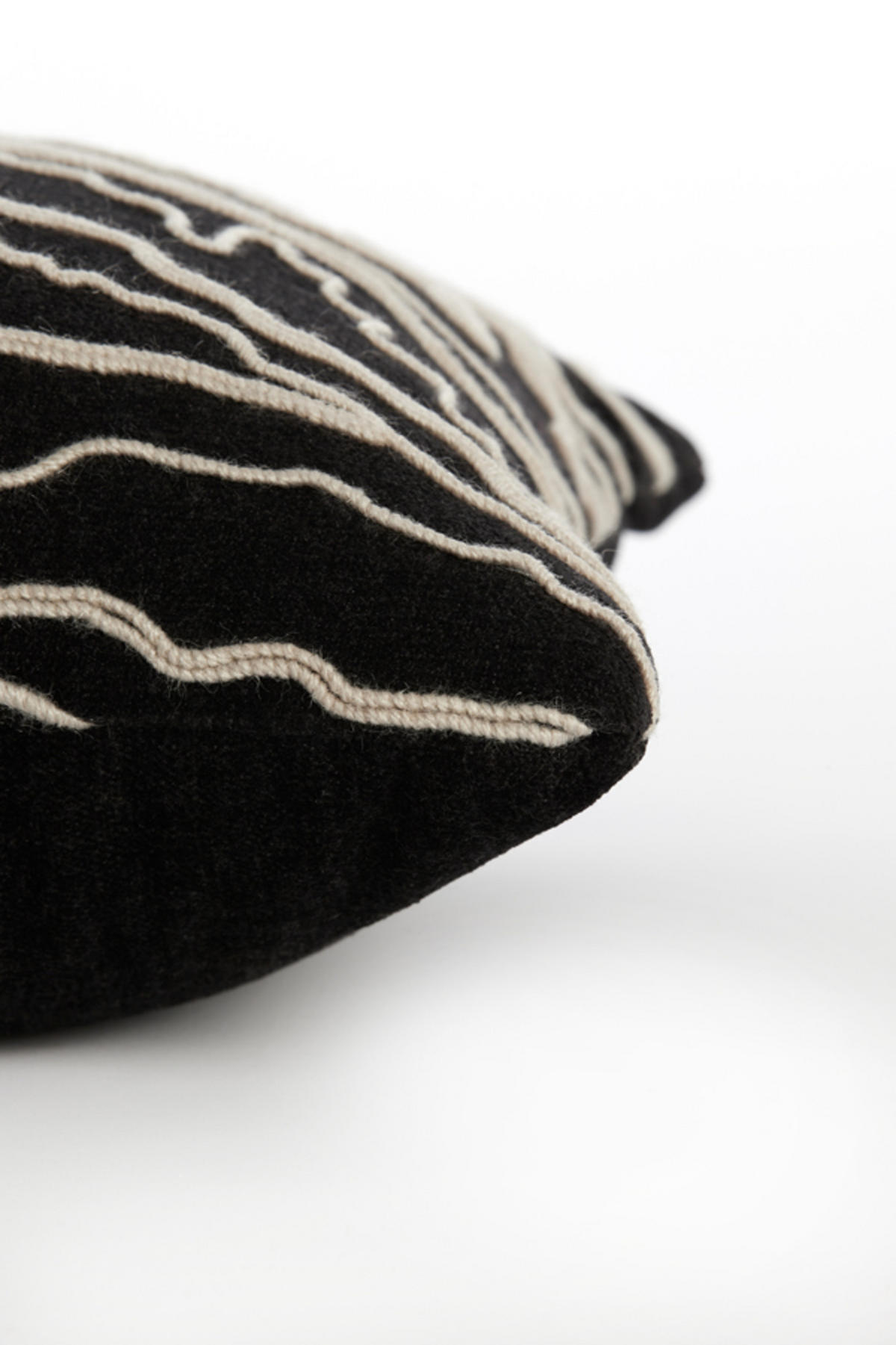 DEKOKISSEN Castro Schwarz 45/45/10 cm - Schwarz, Textil (45/45cm) - Light & Living
