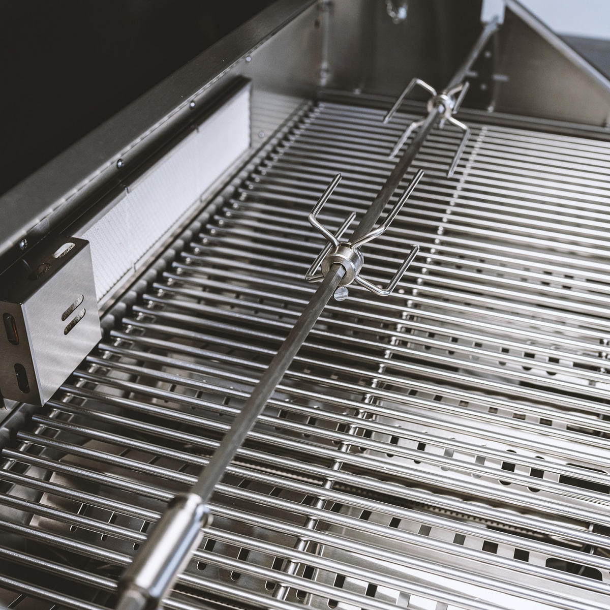 GORILLER® SILVERBACK S1 Outdoor-Küche, Gasgrill mit Kühlschrank-Waschbecken-Kombination, Edelstahl, Silber - Schwarz Hochglanz, Metall (217/90/58cm) - Goriller