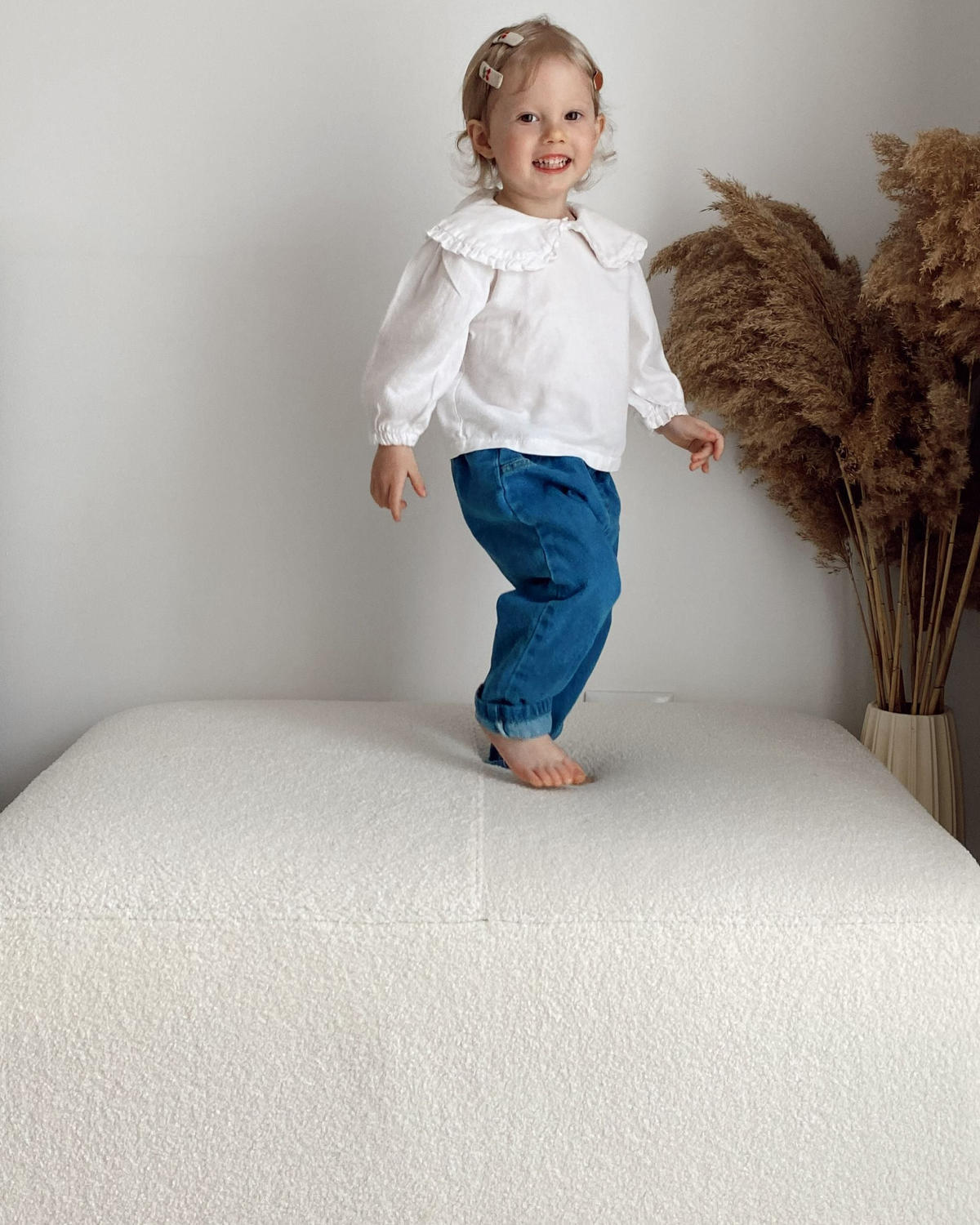 OTOMAN Bouclé Bílý Oslo - bílá, textil (95/46/71cm) - Beliani