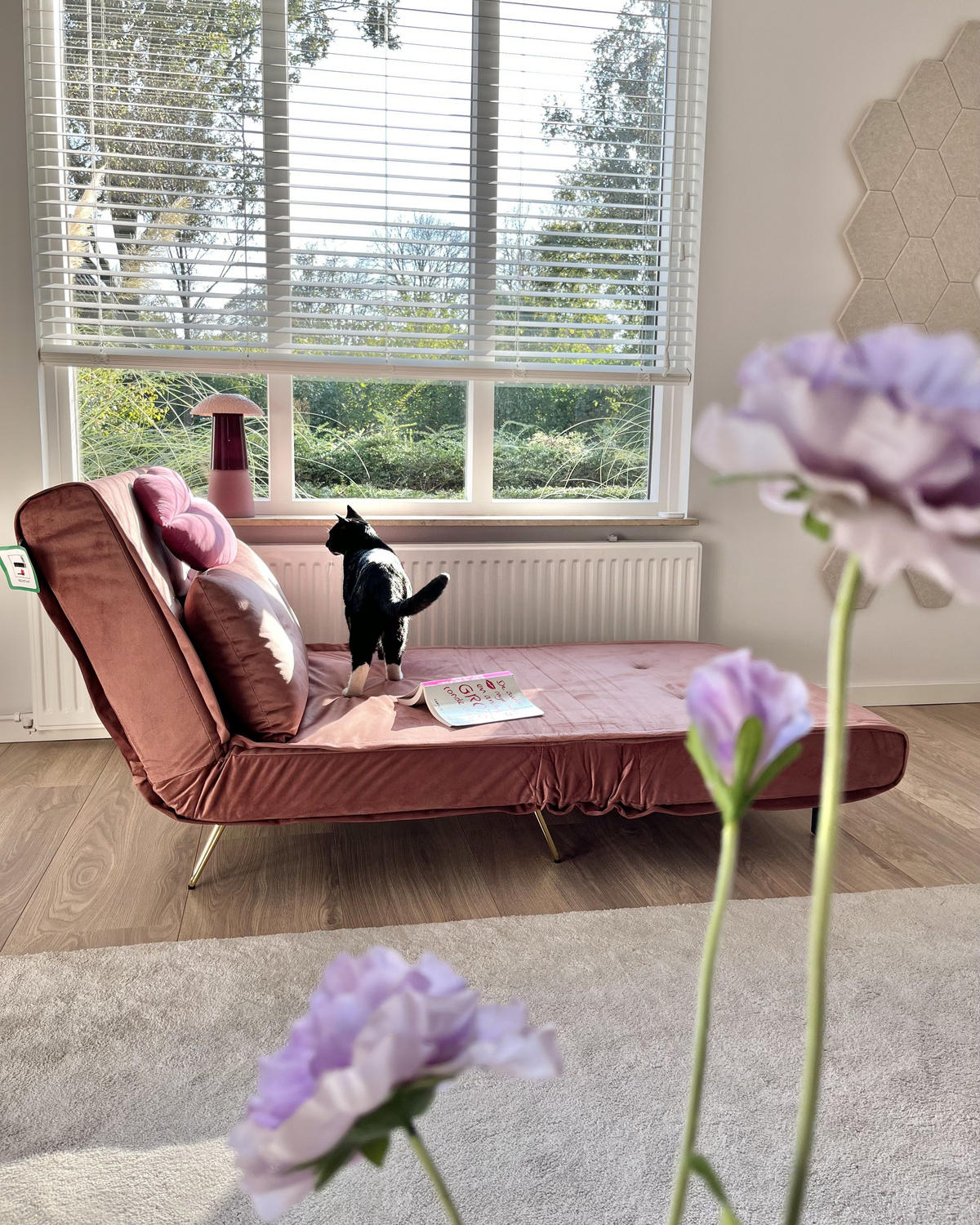 ROZKLÁDACÍ POHOVKA Sametová látka Růžová Vestfold - růžová, textil (85/81/78cm) - Beliani