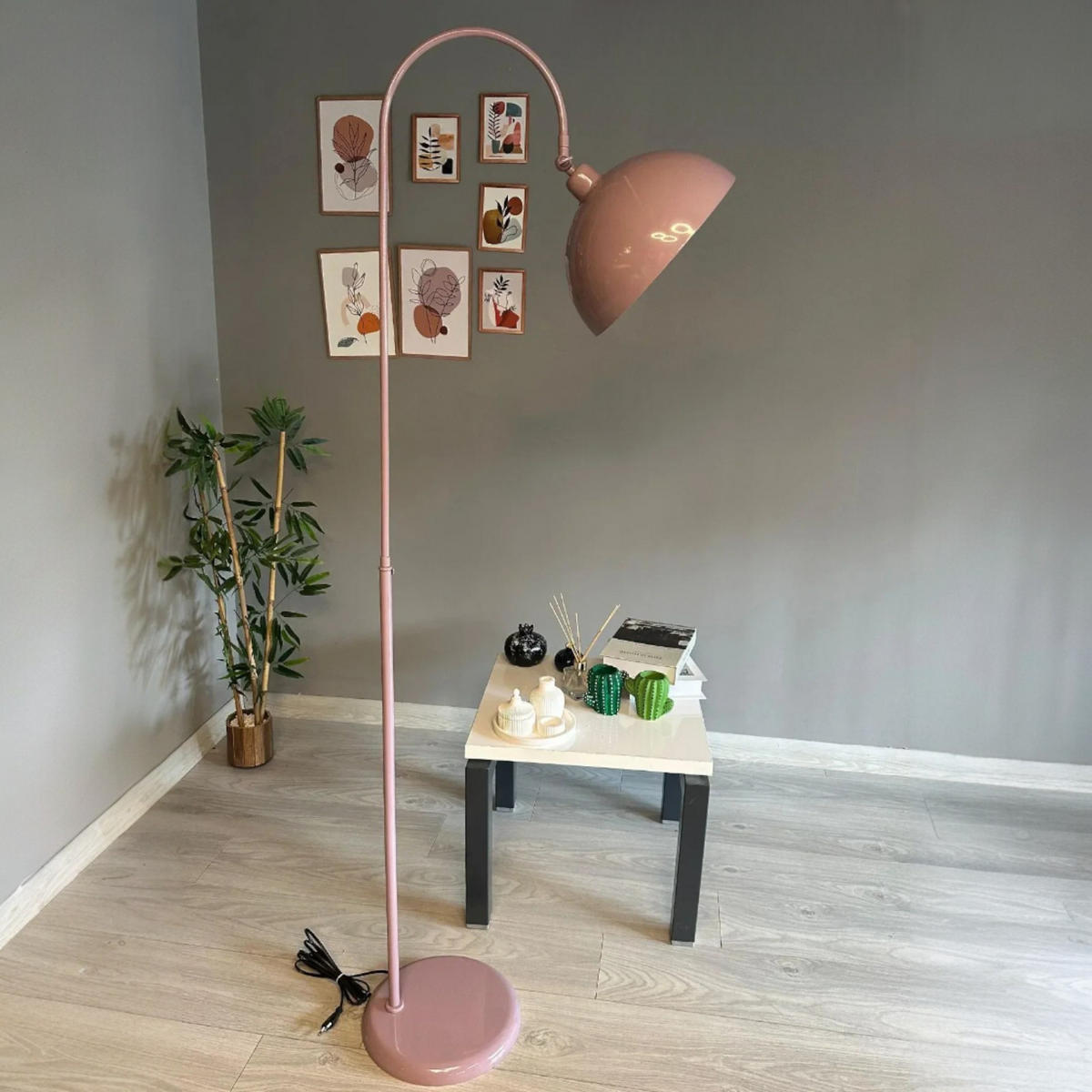 STEHLAMPE Gorkiede E27, verstellbarer Lampenschirm aus Metall - Flieder, Metall (37/37/170cm) - Bamyum
