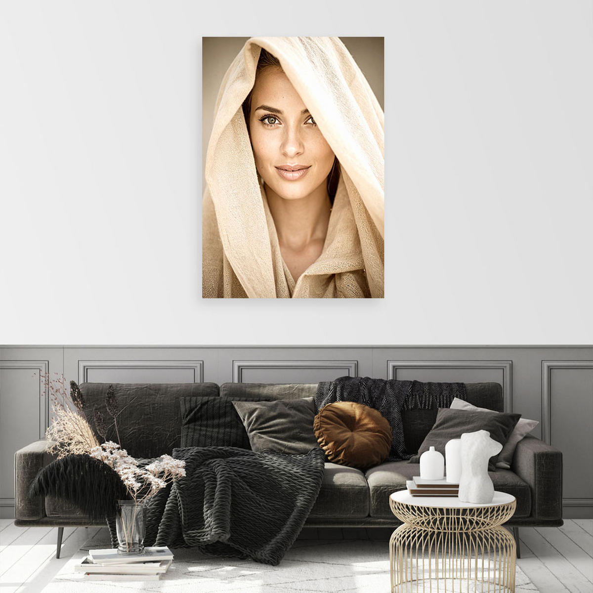 LEINWANDBILDER, Porträt einer Frau eingehüllt in einen zarten beigen Stoff - Beige, Textil (70/100cm) - Feeby
