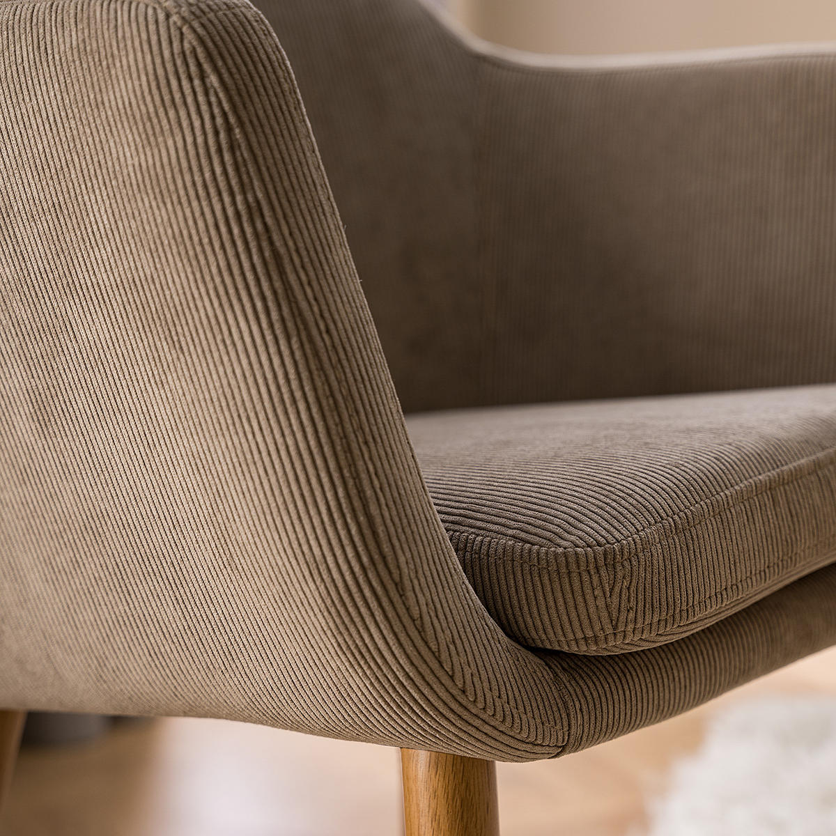 ARMLEHNENSTUHL - Eiche massiv - gepolsterte Sitzschale - abnehmbaren Sitzkizzen - Eichefarben/Beige, Eichenholz/Holz (58/84/58cm) - home24