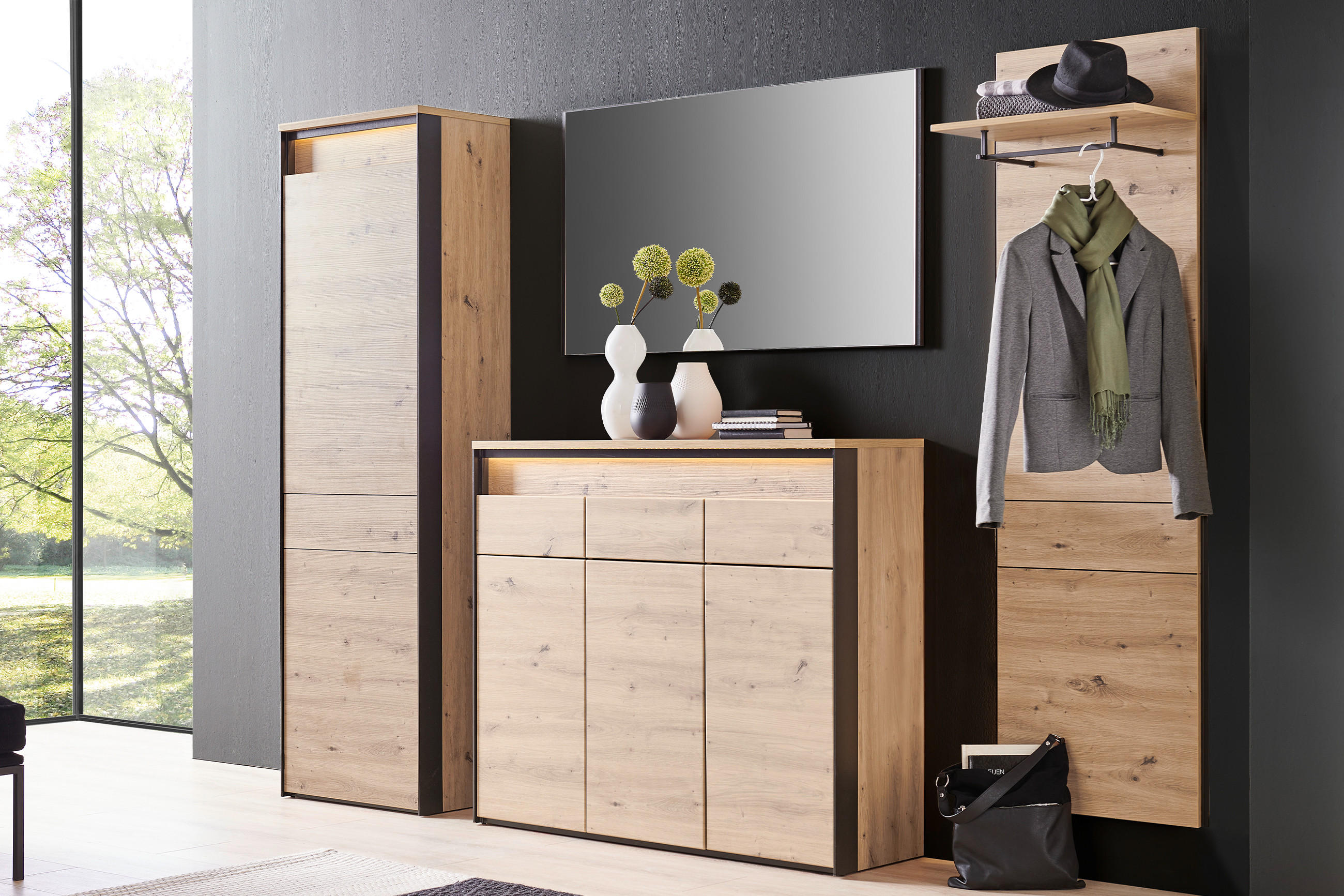 Garderoben-Set aus Schuhschrank, Garderobenschrank, Garderobenpaneel und Spiegel