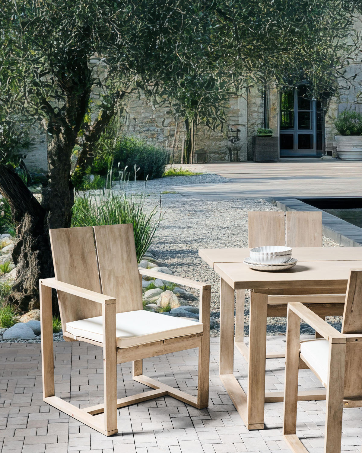 GARTENSTUHL 2er Set Heller Holzfarbton Azzanello - Hellbraun/Weiß, Holz (63/90/61cm) - Beliani