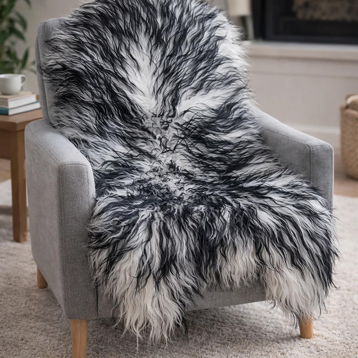 LAMMFELL Island Langhaar natur lockig weich Premium Schwarz geflammt ca. 105 cm - Schwarz Hochglanz, Fell (55/105cm) - Provellus