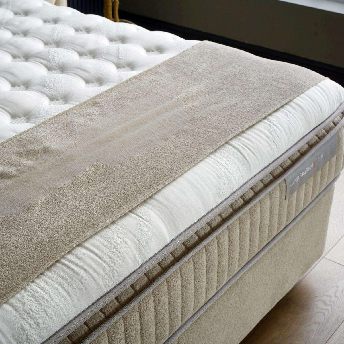 BOXBETT Shine Bett boxspringbett 120x200 mit matratze - Beige, Holz (120/200cm)