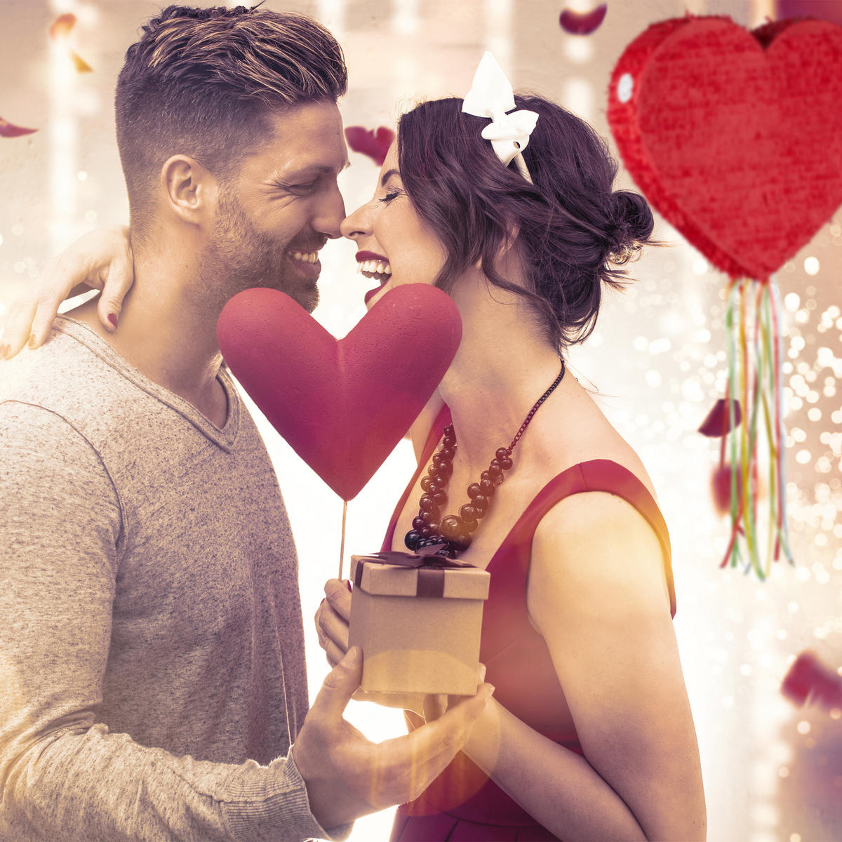 HERZPINATA - Rot, Papier/Wellpappe (50.5/45/10cm) - Relaxdays