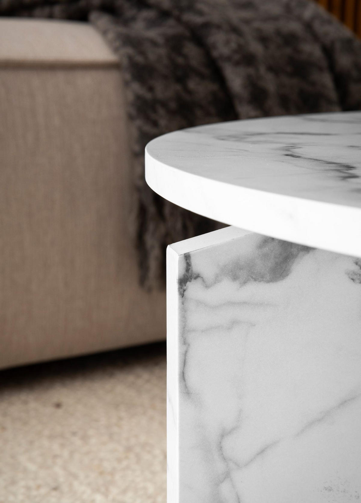 COUCHTISCH rund in Stein-Optik – modernes Design in Großformat, Weiß 70x70x33 cm - Weiß, Holzwerkstoff (70/70/33cm) - KADIMA DESIGN