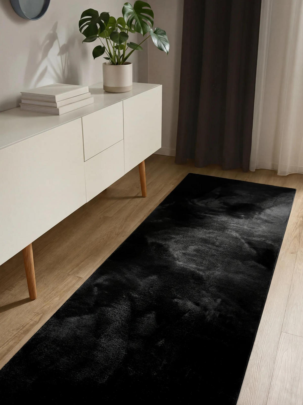 KUNSTFELLLÄUFER Furry Schwarz 70/200 cm - Schwarz, Kunststoff/Textil (70/200cm) - benuta