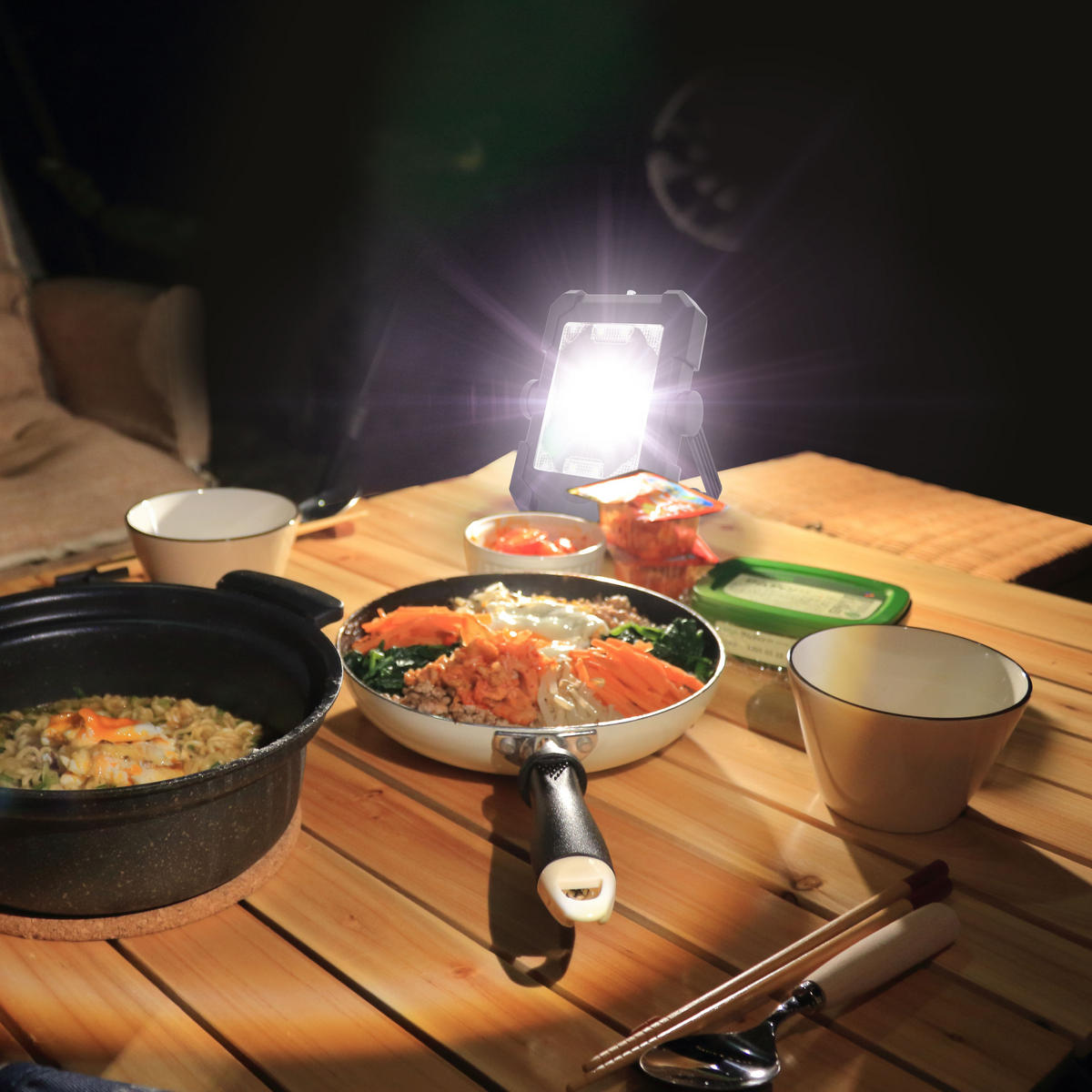 SOLAR-AKKU-OUTDOOR-ARBEITSLEUCHTE - vielseitige Campingleuchte mit Powerbank und LED Strahler für Nachtgebrauch, 2er-Set - Schwarz, Kunststoff (3.5/12.6/16.6cm) - Northpoint