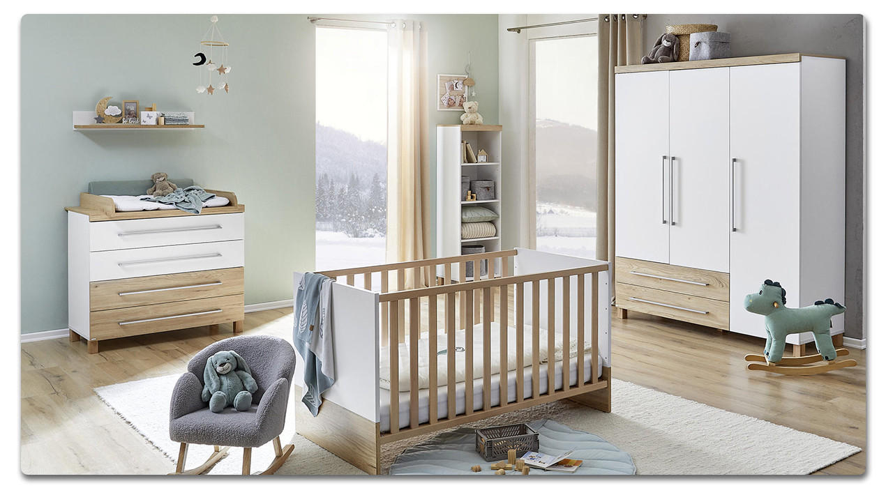Babyzimmermöbel in weiß und Holz