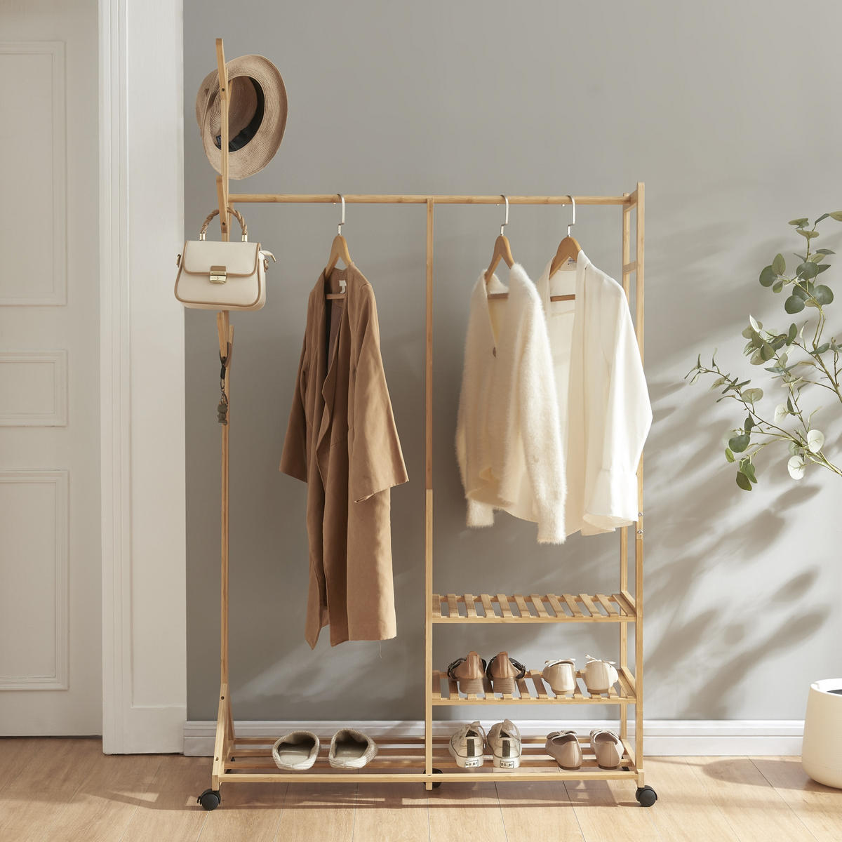 ROLLGARDEROBE Ikaalinen - Naturfarben, Holz (100/176/38cm) - [en.casa]