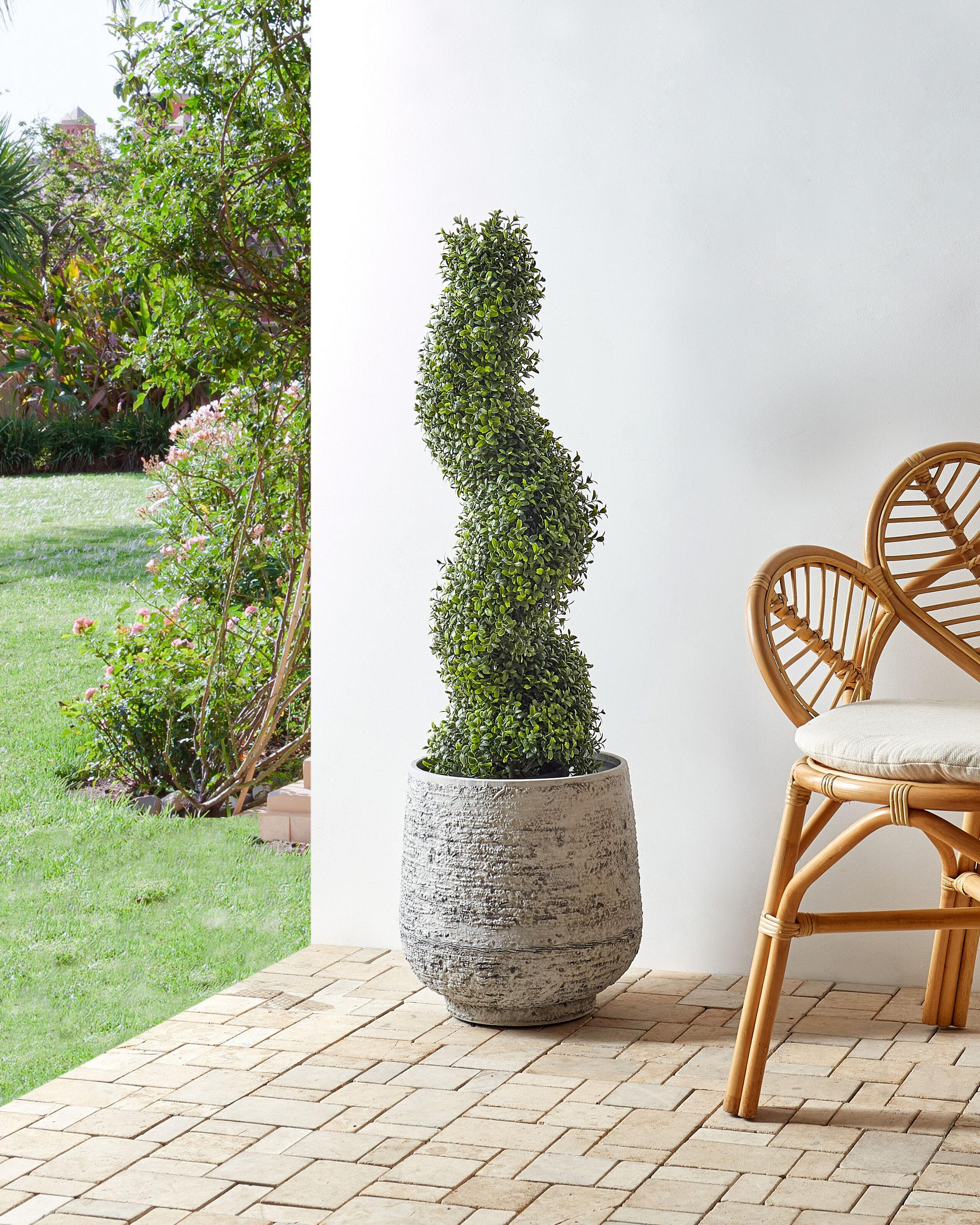 KUNSTPFLANZE im Blumentopf 98 cm Grün/Schwarz Buxus Spiral Tree - Schwarz/Grün, Kunststoff (98cm) - Beliani