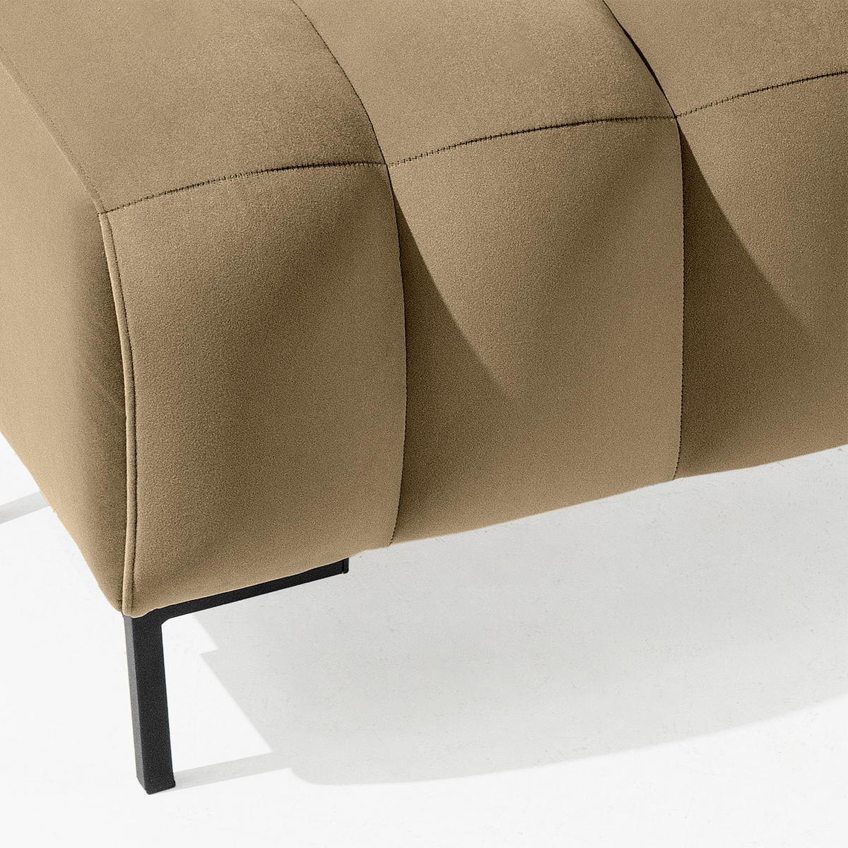 SITZHOCKER Polsterhocker PECCO, Veloursstoff - Creme/Schwarz, Holz/Textil (60/50/50cm) - KONSIMO®