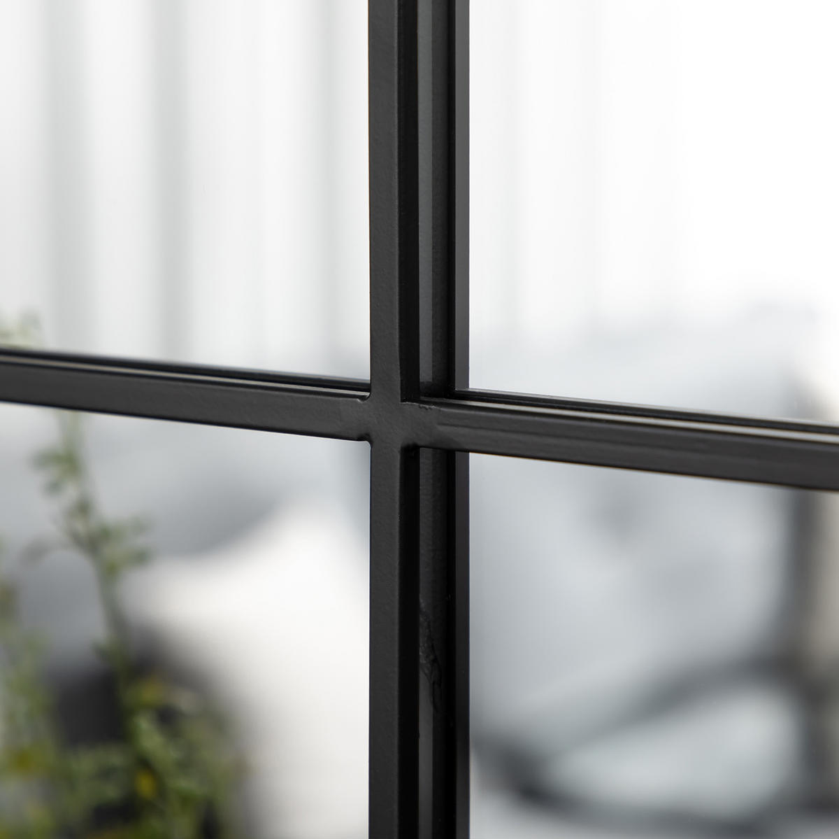 WANDSPIEGEL 70/2/50 cm schwarz aus Metall mit Haken - Schwarz, Metall (2/50/70cm) - OKWISH