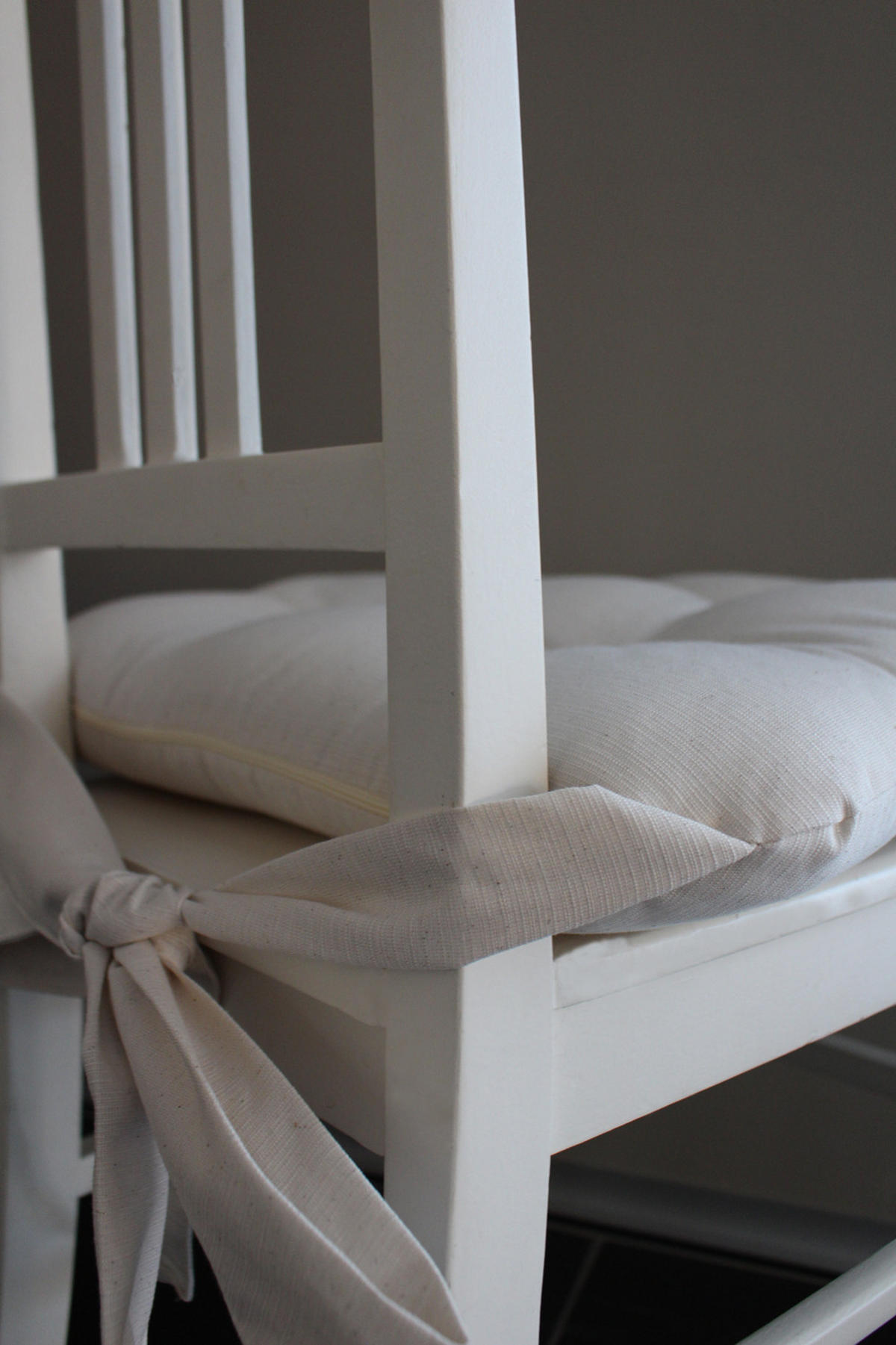 STUHLKISSEN Fino mit Schleifenband elfenbein - Champagner, Textil (46/42/7cm) - Magma Heimtexx