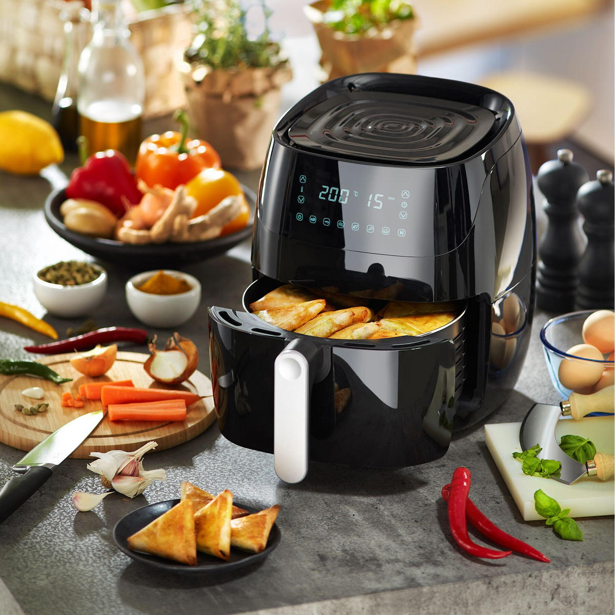 HEISSLUFTFRITTEUSE Yaiza, inklusive Rezeptheft, schwarz - Schwarz, Textil (37.5/32.5/28cm) - tectake