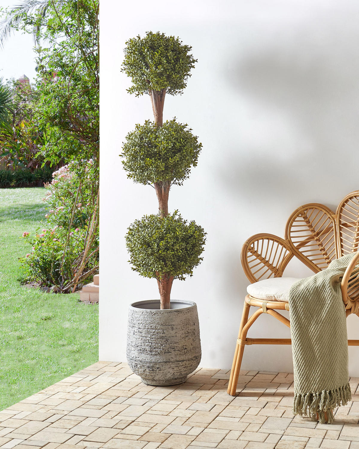 KUNSTPFLANZE im Blumentopf 120 cm Grün/Dunkler Holzfarbton Buxus Ball Tree - Dunkelbraun/Grün, Kunststoff (120cm) - Beliani