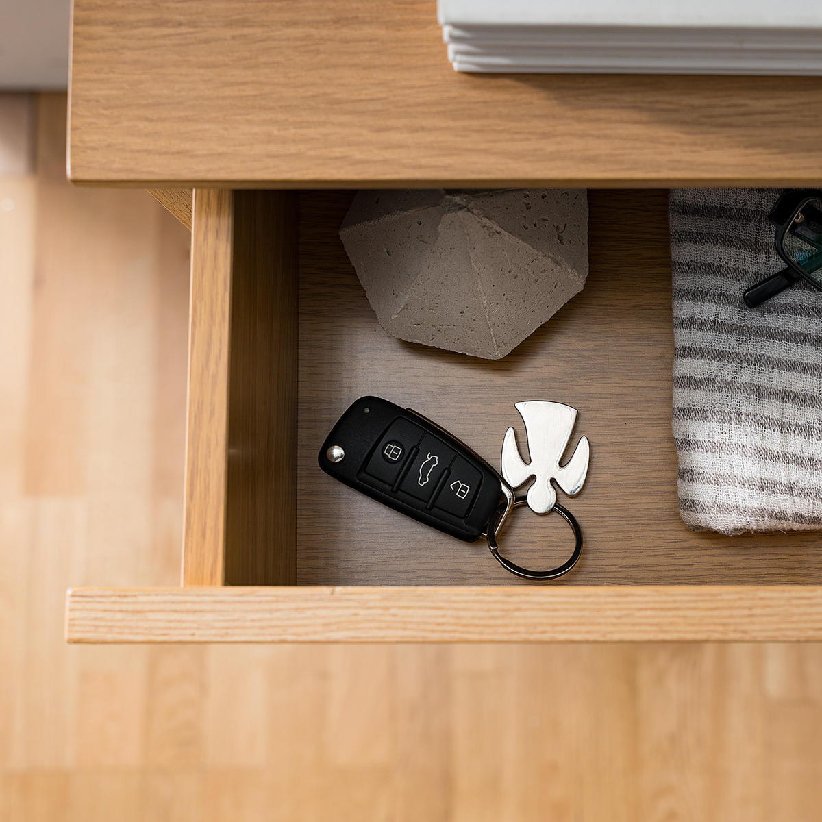 SCHUHKOMMODE - Echtholzfurnier / Eisen - Eichefarben/Schwarz, Holzwerkstoff (80/105/40cm) - home24