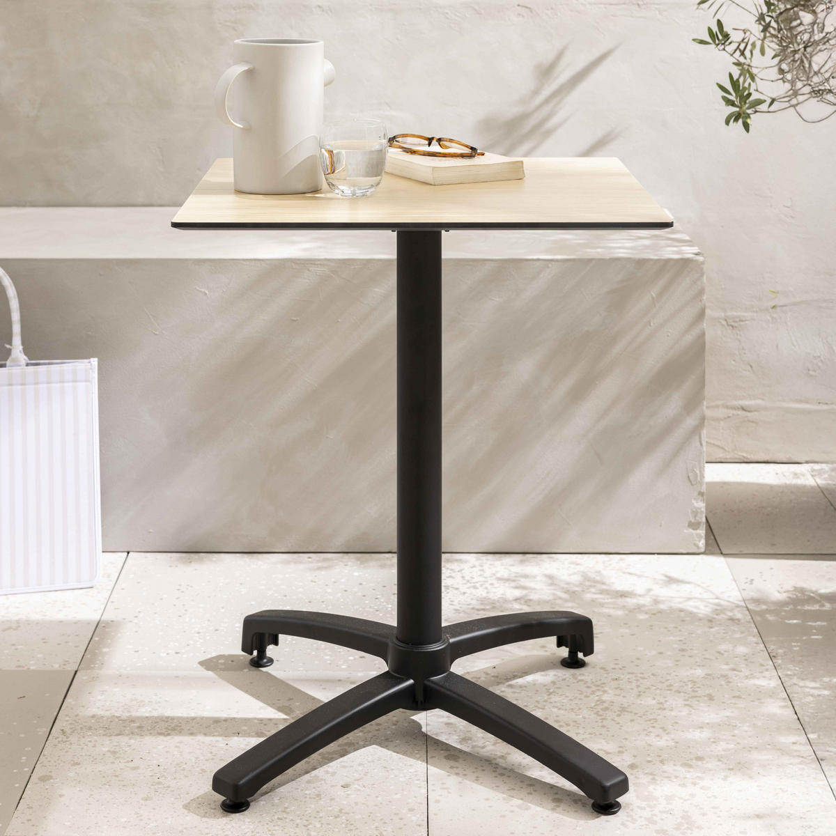 TERRASSENTISCH, Eichefarbe - Eichefarben, Holzwerkstoff (60/60/72cm) - Oviala