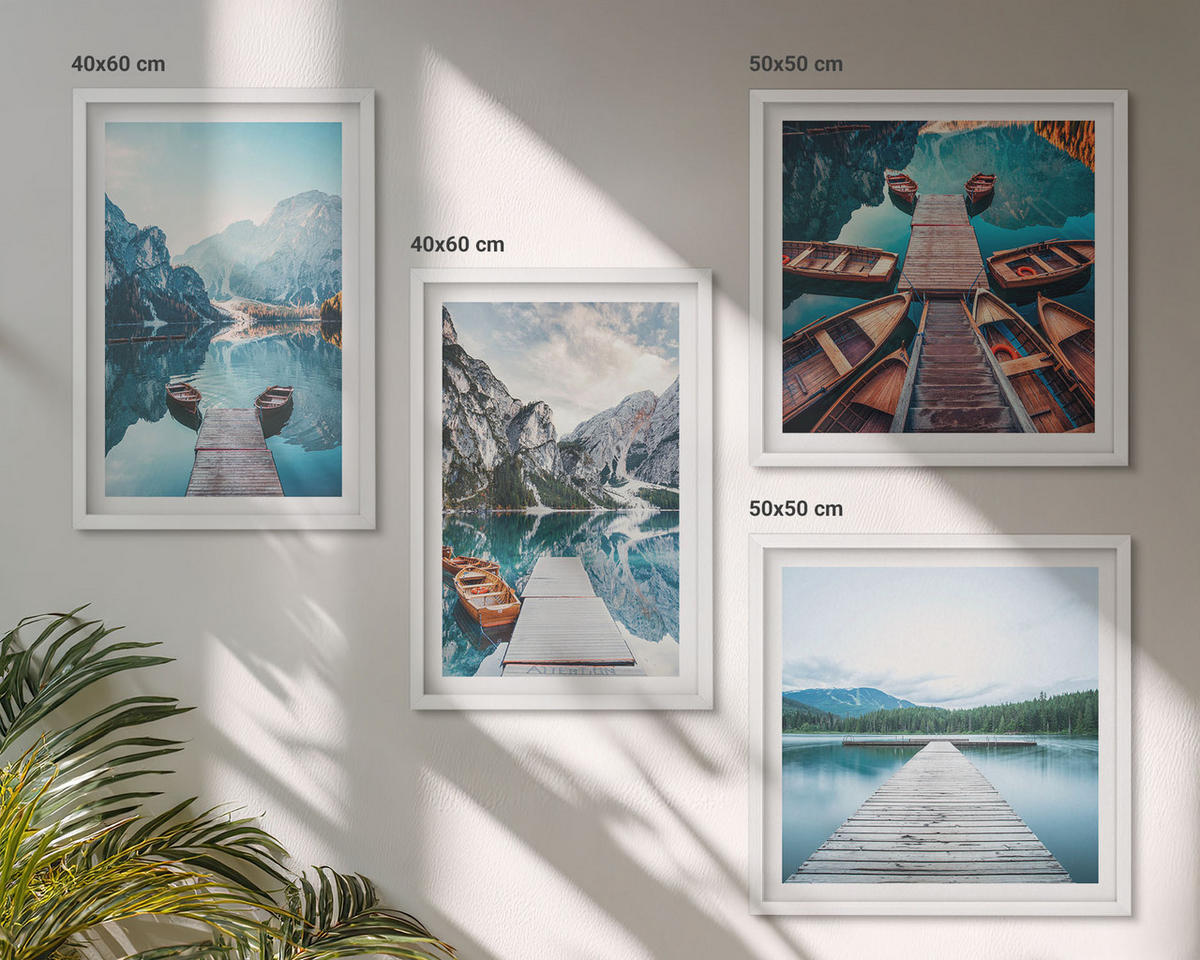 BILDER SET 4er Set - 50x50 cm & 40x60 cm Weißer Rahmen - Holzstege am See, Boote - Weiß, Kunststoff (50/50cm) - TULUP