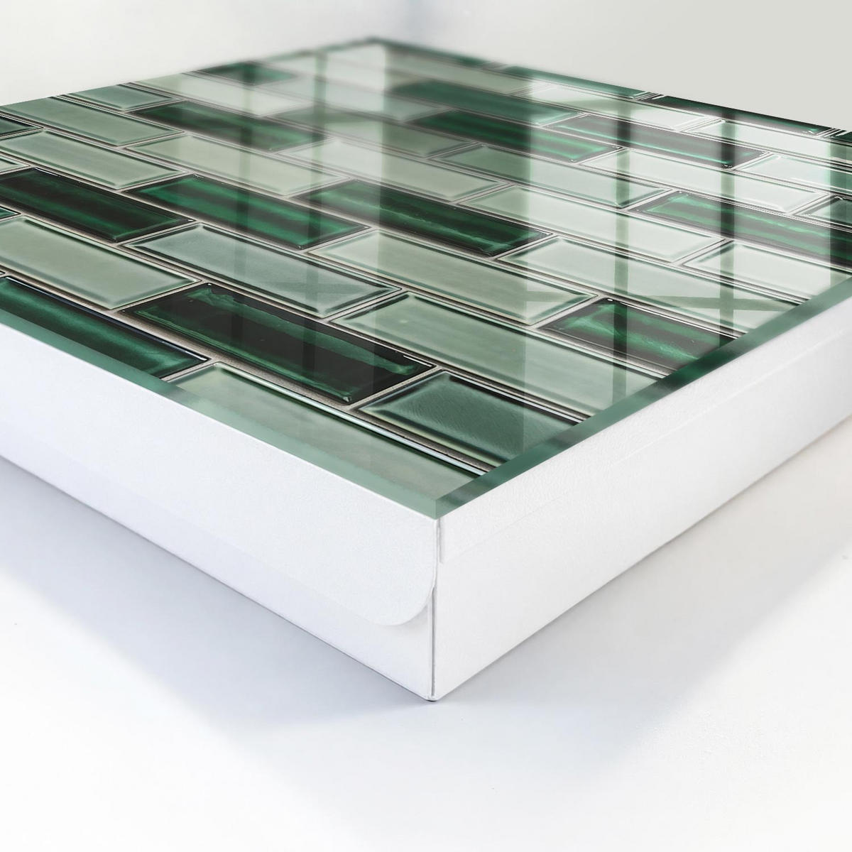 SCHLÜSSELBOX Weiß 30x30 cm – Türöffnung nach rechts - Grüne Wand - Grün, Metall (30/30/5cm) - TULUP
