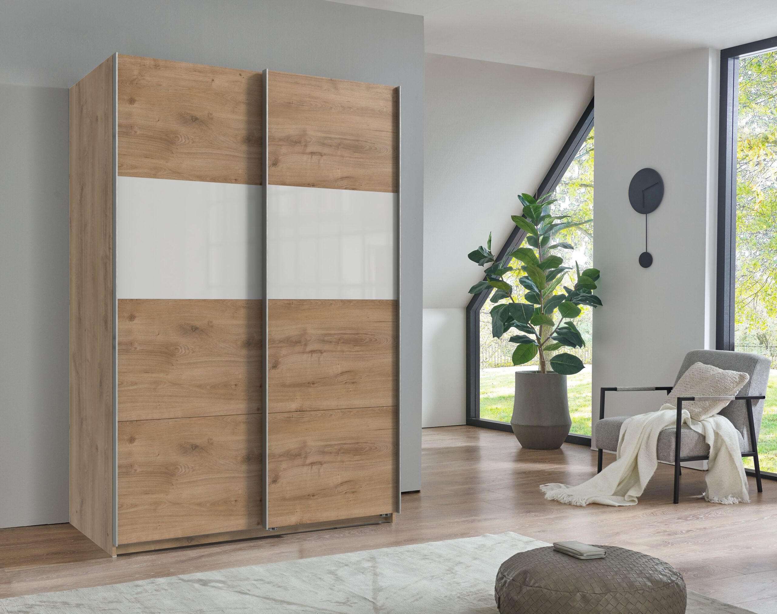 SCHWEBETÜRENSCHRANK Bramfeld in Plankeneiche mit Weiß Glas 135 x 198 x 65 cm (B x H x T) Kleiderschrank - Braun, Holzwerkstoff (80/200/120cm)