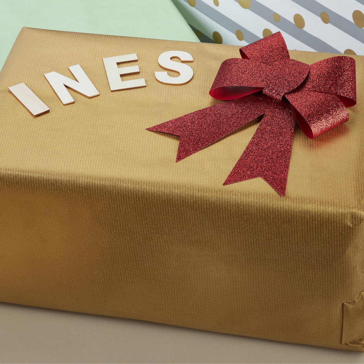 144-TLG.HOLZBUCHSTABEN-SET - Beige, Holz (28.5/34.5cm) - Relaxdays