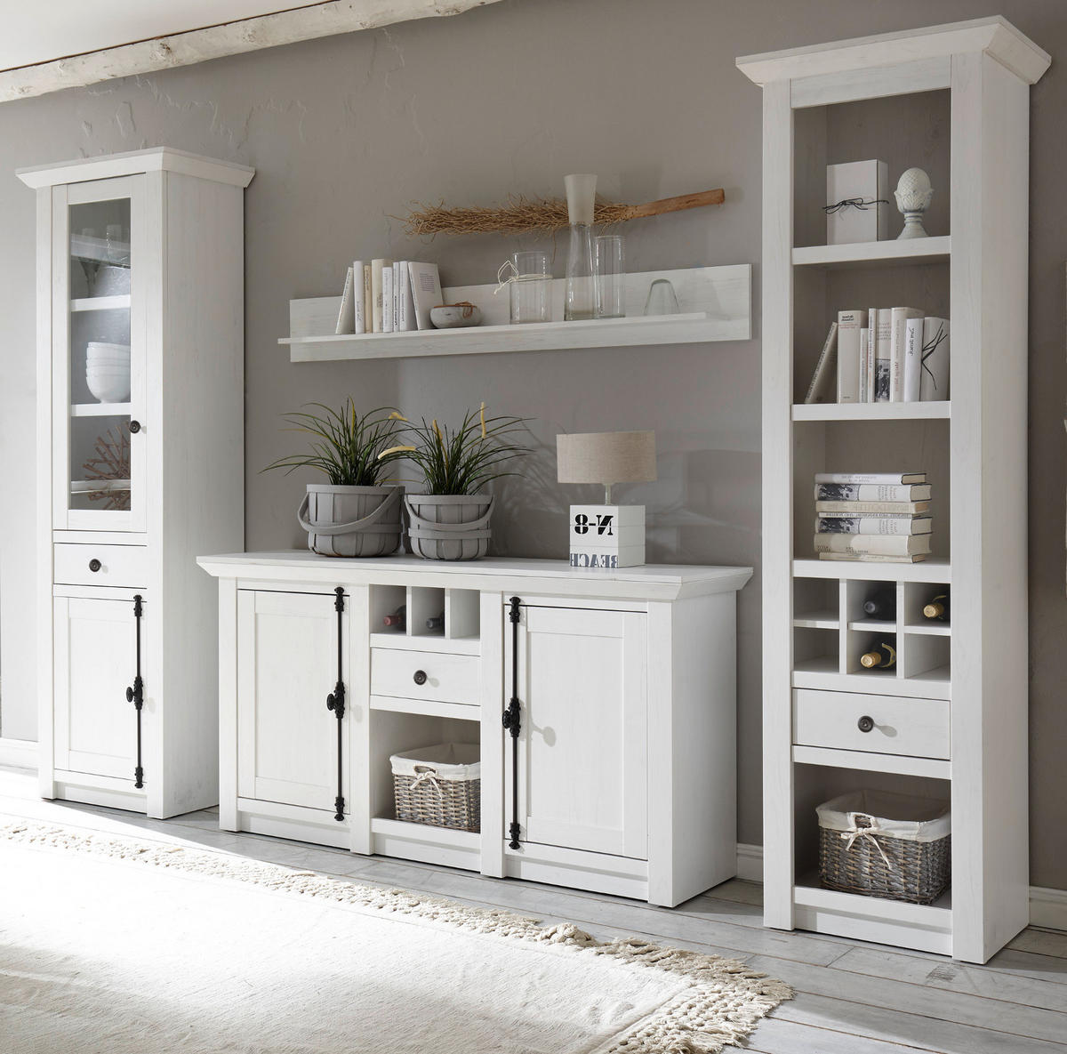 WOHNWAND 4-teilig Pinie weiß 290 cm, Wohnkombination im Landhaus-Stil - Schwarz/Weiß, Glas/Holzwerkstoff (293/207/45cm) - Furn.Design