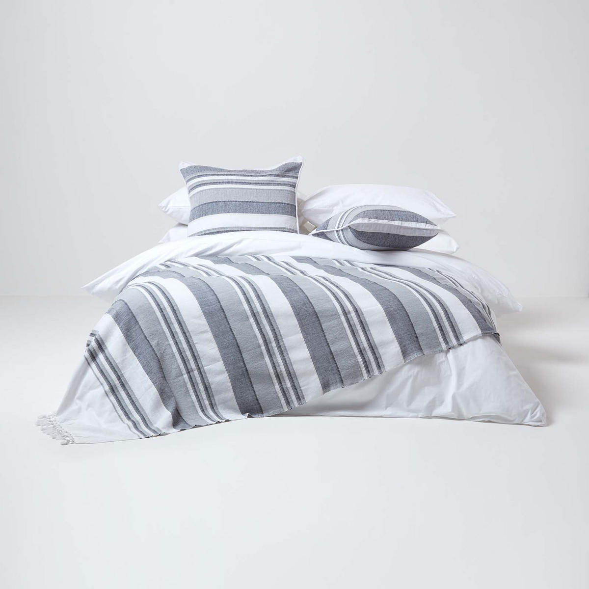 TAGESDECKE Morocco 255/360 cm, Baumwolle gestreift - Hellgrau, Textil (255/360cm) - Homescapes