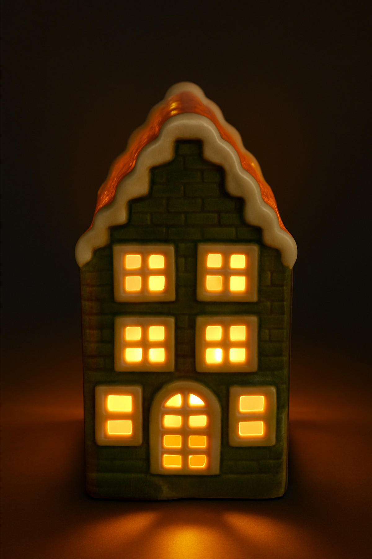 LED-LATERNENHAUS Hytte Grün 5,6x5,2x11 cm Keramik - Grün, Keramik (5.2/11/5.6cm) - Mondex