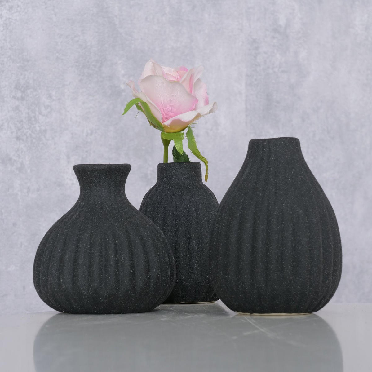 KERAMIKVASE mit Rillen Esko 8,5/8,5/11,5 cm - Schwarz, Keramik (11.5cm) - Boltze Home