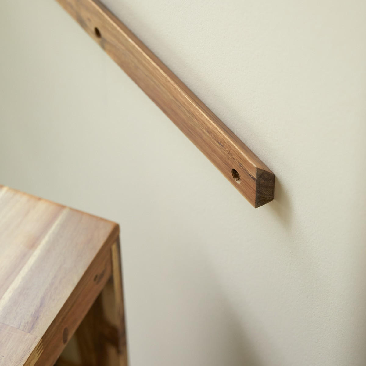 BADEZIMMERMÖBEL Lila Natur aus Akazie - Naturfarben, Holz (60/65/40cm) - Tikamoon