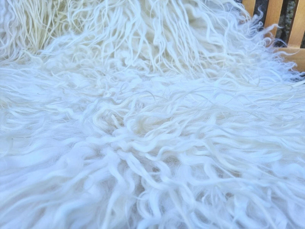LAMMFELL Island Langhaar natur lockig weich Premium Naturweiß ca. 105 cm - Weiß, Fell (55/105cm) - Provellus