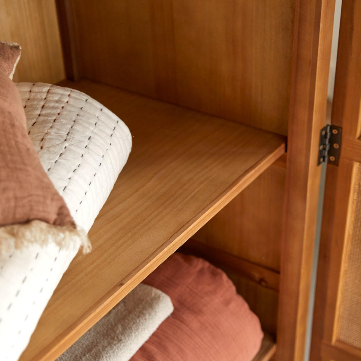 SCHRANK Ninon Natur aus Pinie - Naturfarben, Holz (85/200/55cm) - Tikamoon
