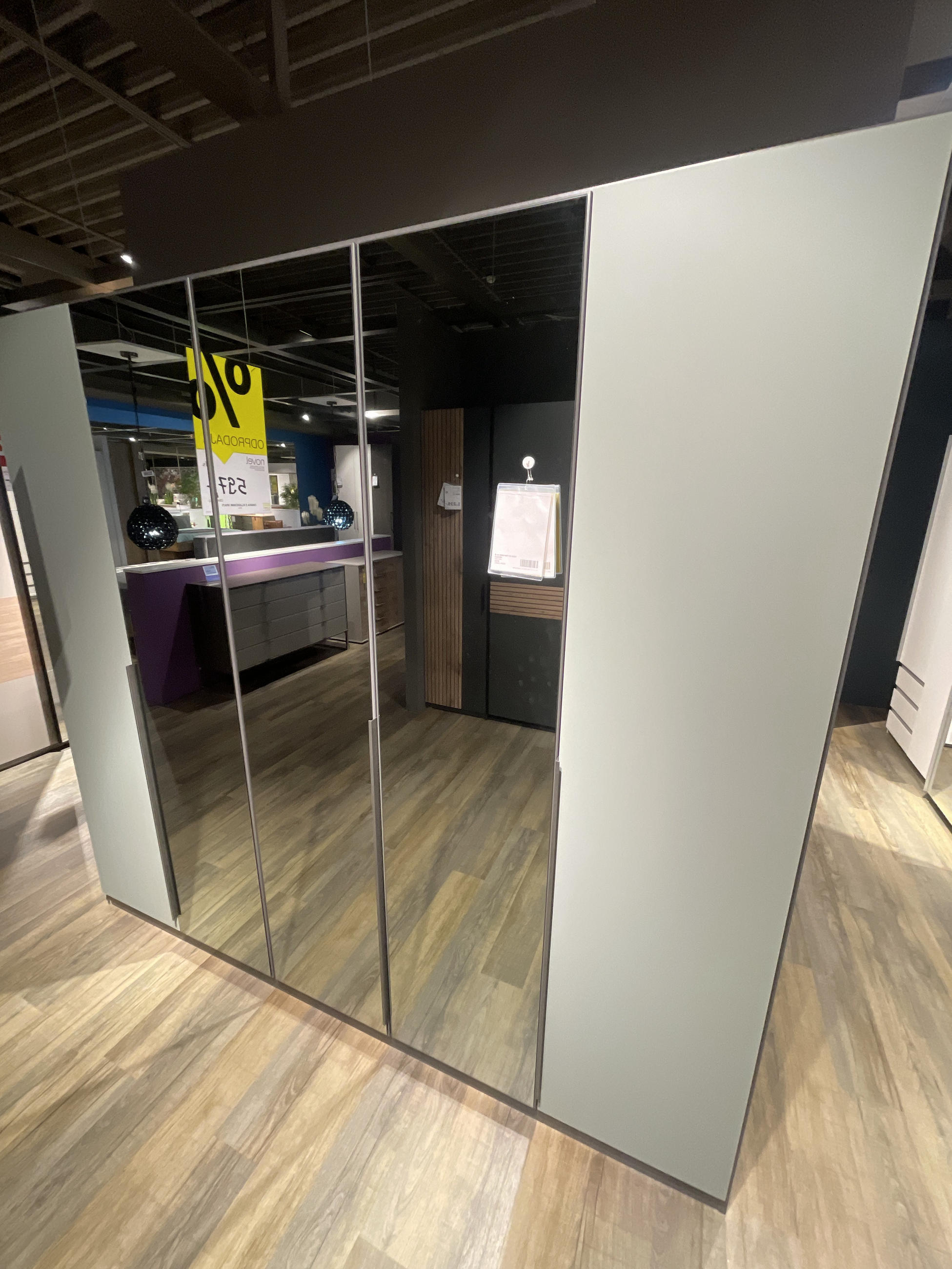 Omara s klasičnimi vrati Skyla - Novel