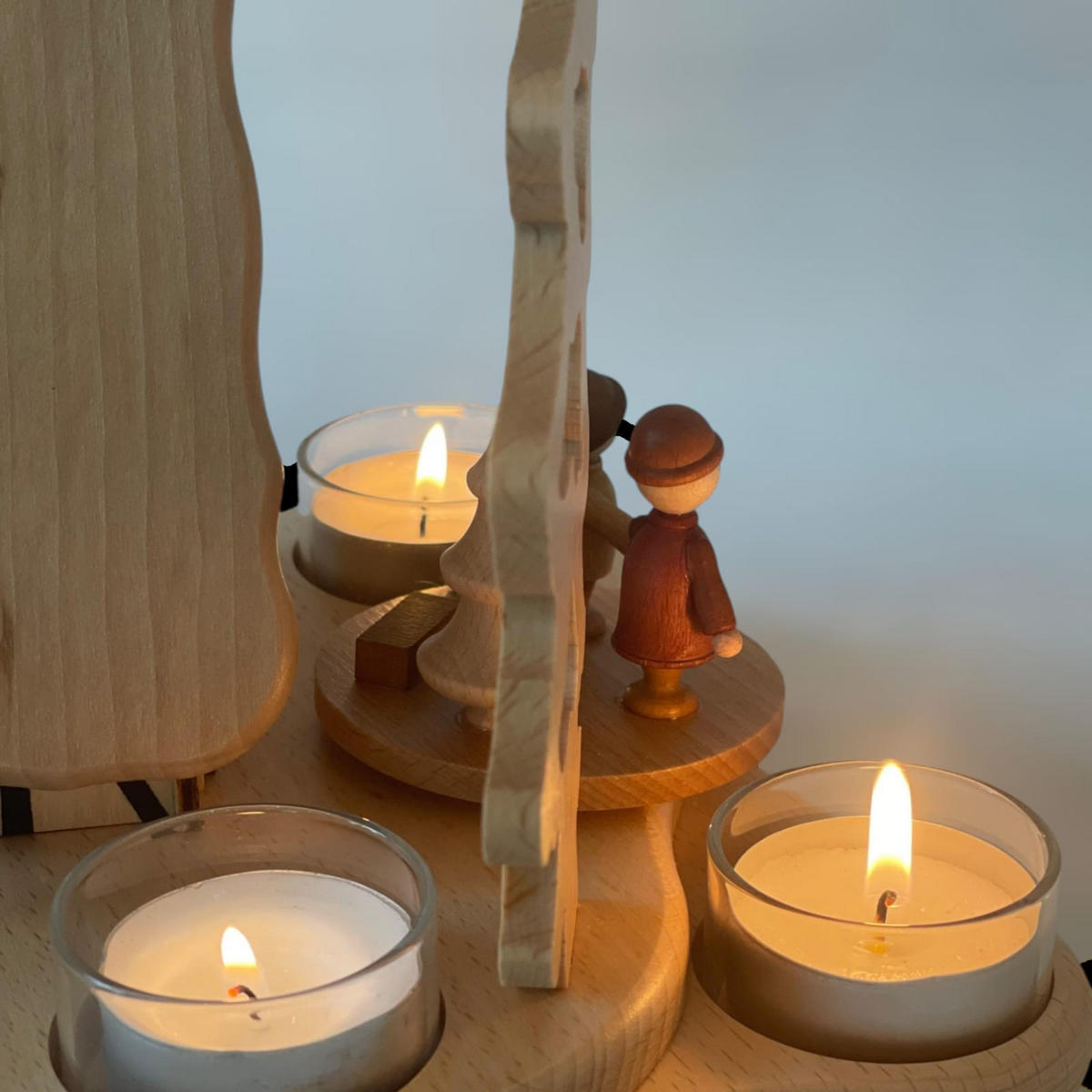 PYRAMIDE mit Räucherhaus für 3 Teelichter 19/19/23 cm - Multicolor, Holz (19/23/19cm)