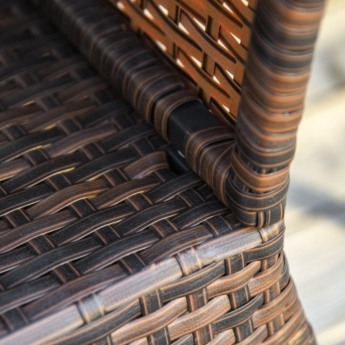 GARTENBEISTELLTISCH aus Polyrattan 54x54x55 cm Braun mit Schirmhalterung und wetterbeständigem Gestell - Braun, Kunststoff (54/54/55cm) - Modfu