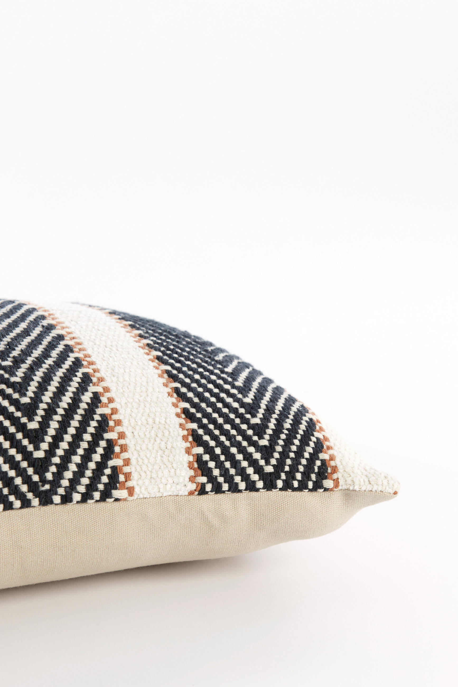 DEKOKISSEN Loura Weiß 60/30/10 cm - Weiß, Textil (30/60cm) - Light & Living