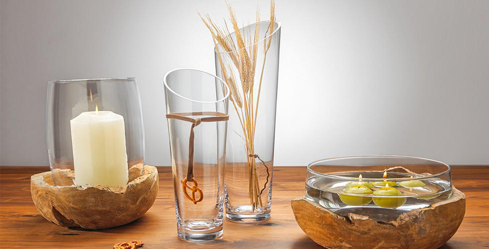 sklenená váza, svietnik, svietnik v kombinácii dreva a skla, plávajúce sviečky