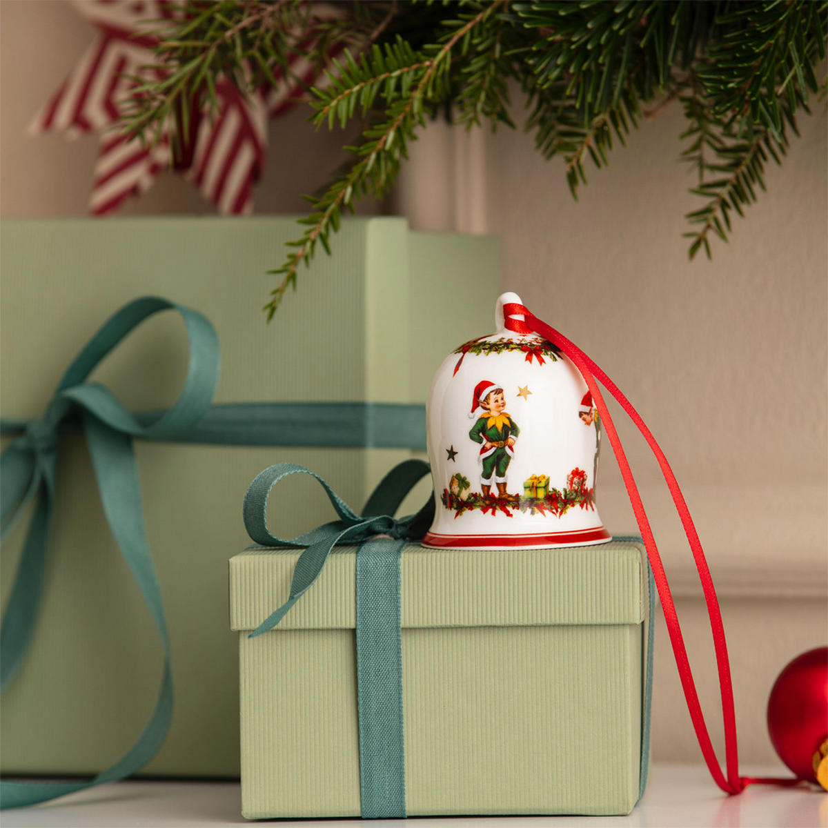 JAHRES-GLOCKE Annual Christmas Edition bunt - Multicolor, Keramik (5.8/6.9/5.8cm) - Villeroy & Boch